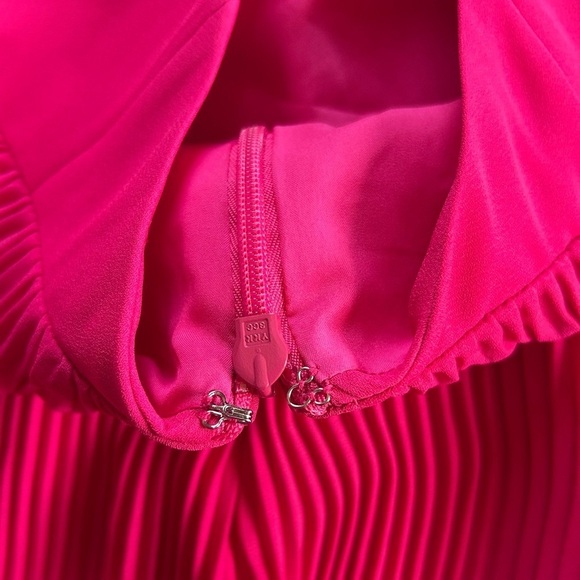 Milly X REVOLVE Libby Pleaded Pink cut out halter neck, sleeveless mini dress 6 - Picture 15 of 16